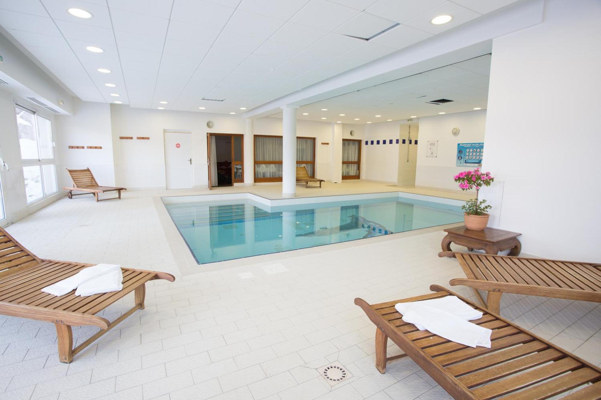 Les Gentianes By Actisource Aparthotel ปี-แซ็ง-วาซ็อง ภายนอก รูปภาพ